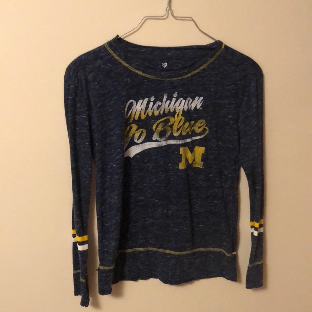 Long sleeve university of Michigan shirt